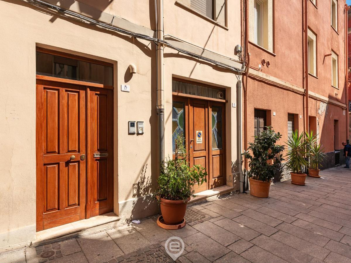 The White Studio Cagliari Luaran gambar